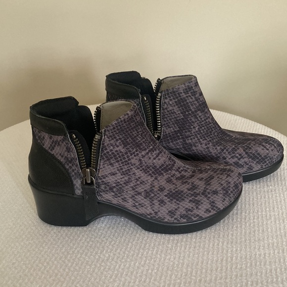 Alegria NEW Sloan Boot Snake skin Size 37 - Picture 2 of 6
